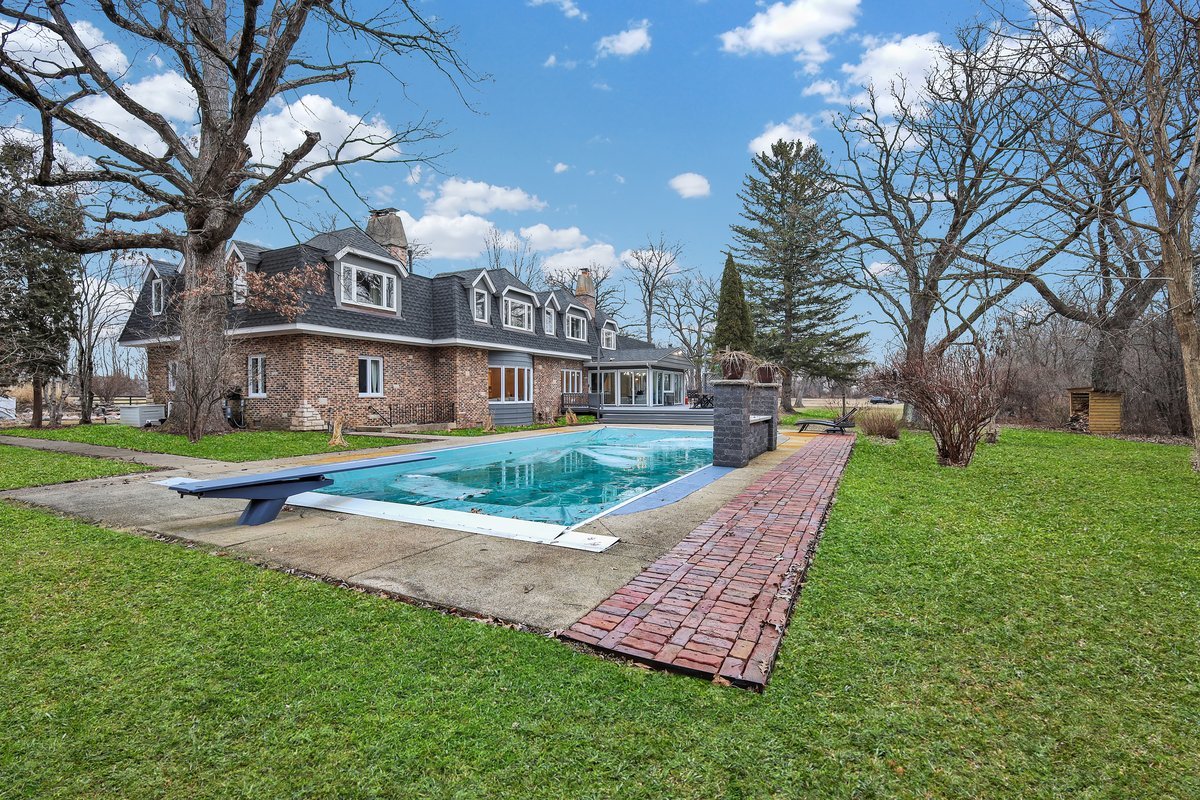33W349 Woodmere Lane