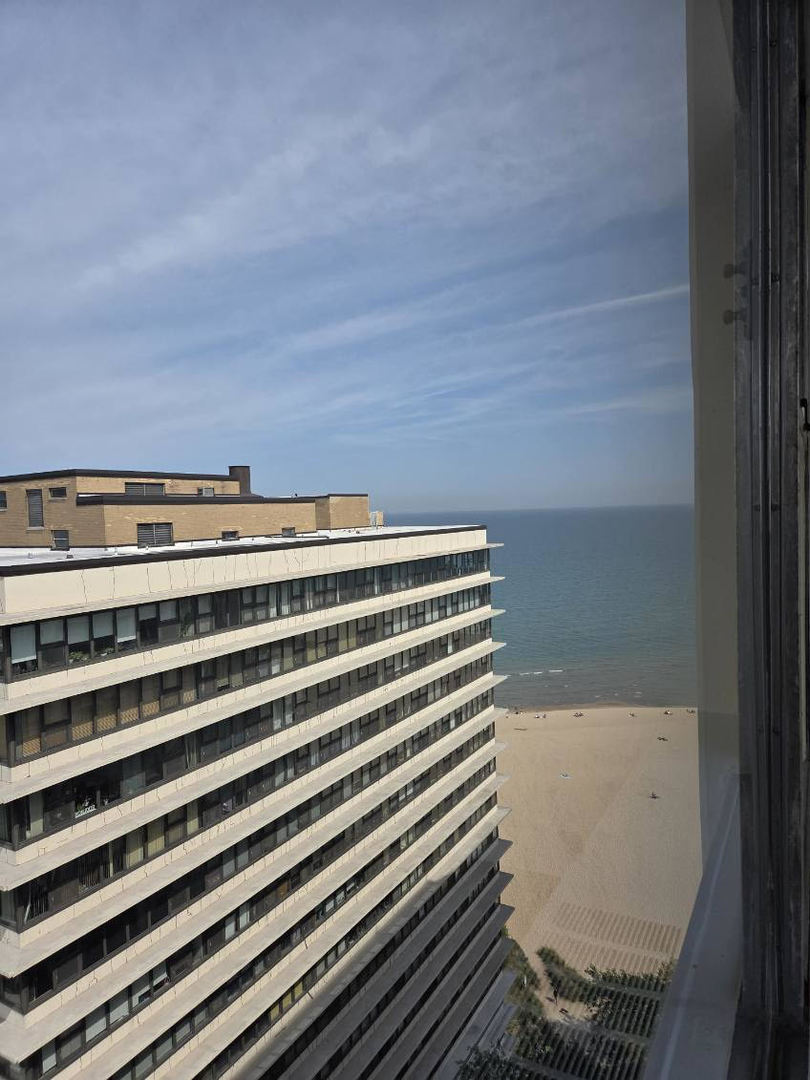 5757 N Sheridan Road 20J