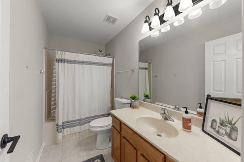 Tiny photo for 2408 Moutray Lane, North Aurora, IL 60542 (MLS # 12541935)