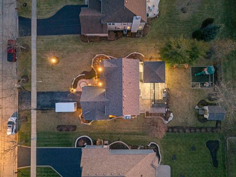 Tiny photo for 2408 Moutray Lane, North Aurora, IL 60542 (MLS # 12541935)