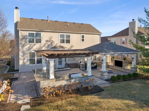 Tiny photo for 2408 Moutray Lane, North Aurora, IL 60542 (MLS # 12541935)