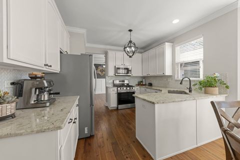 Tiny photo for 2408 Moutray Lane, North Aurora, IL 60542 (MLS # 12541935)