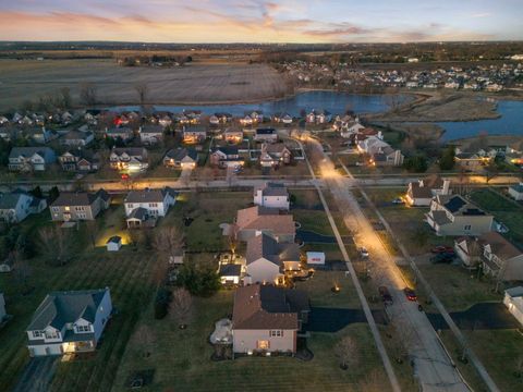 Tiny photo for 2408 Moutray Lane, North Aurora, IL 60542 (MLS # 12541935)