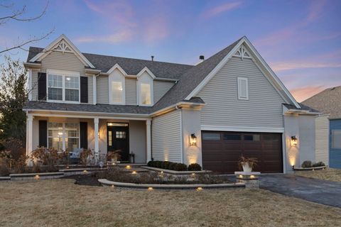 Tiny photo for 2408 Moutray Lane, North Aurora, IL 60542 (MLS # 12541935)