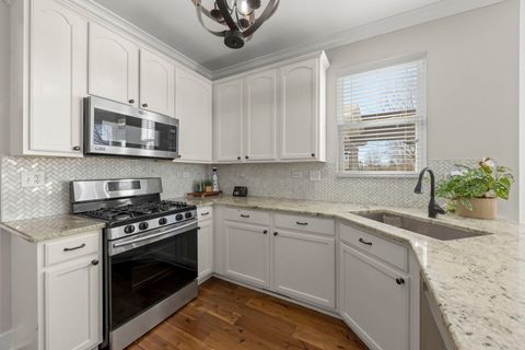 Tiny photo for 2408 Moutray Lane, North Aurora, IL 60542 (MLS # 12541935)