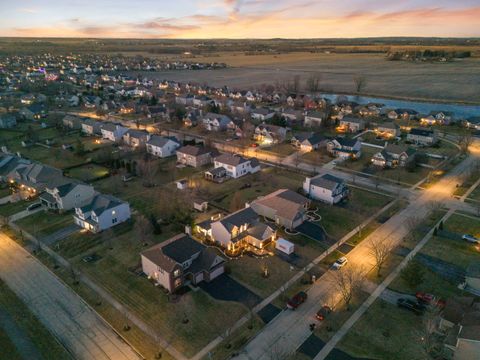 Tiny photo for 2408 Moutray Lane, North Aurora, IL 60542 (MLS # 12541935)