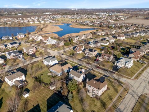 Tiny photo for 2408 Moutray Lane, North Aurora, IL 60542 (MLS # 12541935)