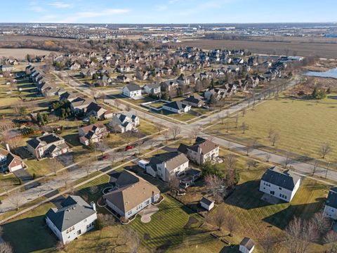 Tiny photo for 2408 Moutray Lane, North Aurora, IL 60542 (MLS # 12541935)