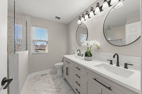 Tiny photo for 2408 Moutray Lane, North Aurora, IL 60542 (MLS # 12541935)