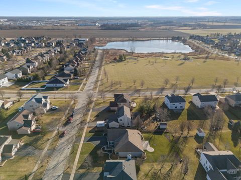 Tiny photo for 2408 Moutray Lane, North Aurora, IL 60542 (MLS # 12541935)