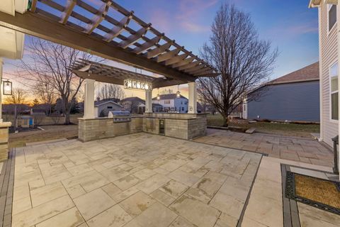 Tiny photo for 2408 Moutray Lane, North Aurora, IL 60542 (MLS # 12541935)