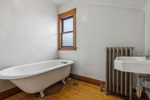Tiny photo for 6714 N Ashland Avenue, Chicago, IL 60626 (MLS # 12538620)