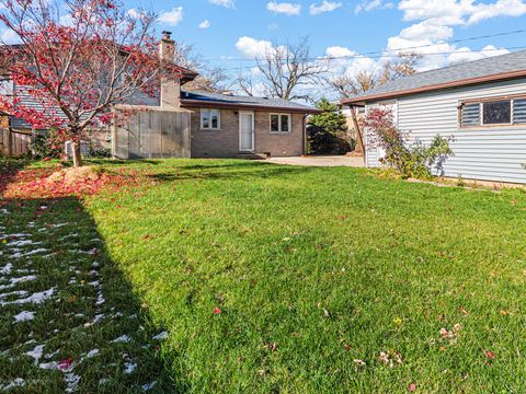 Tiny photo for 9043 Oriole Avenue, Morton Grove, IL 60053 (MLS # 12529523)