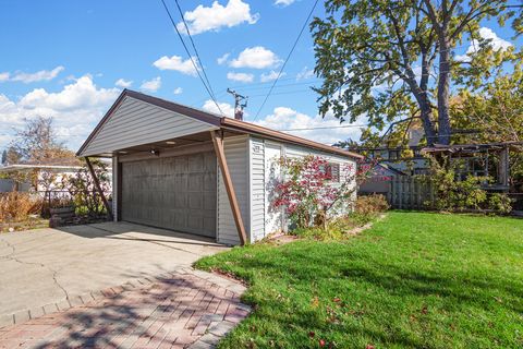 Tiny photo for 9043 Oriole Avenue, Morton Grove, IL 60053 (MLS # 12529523)