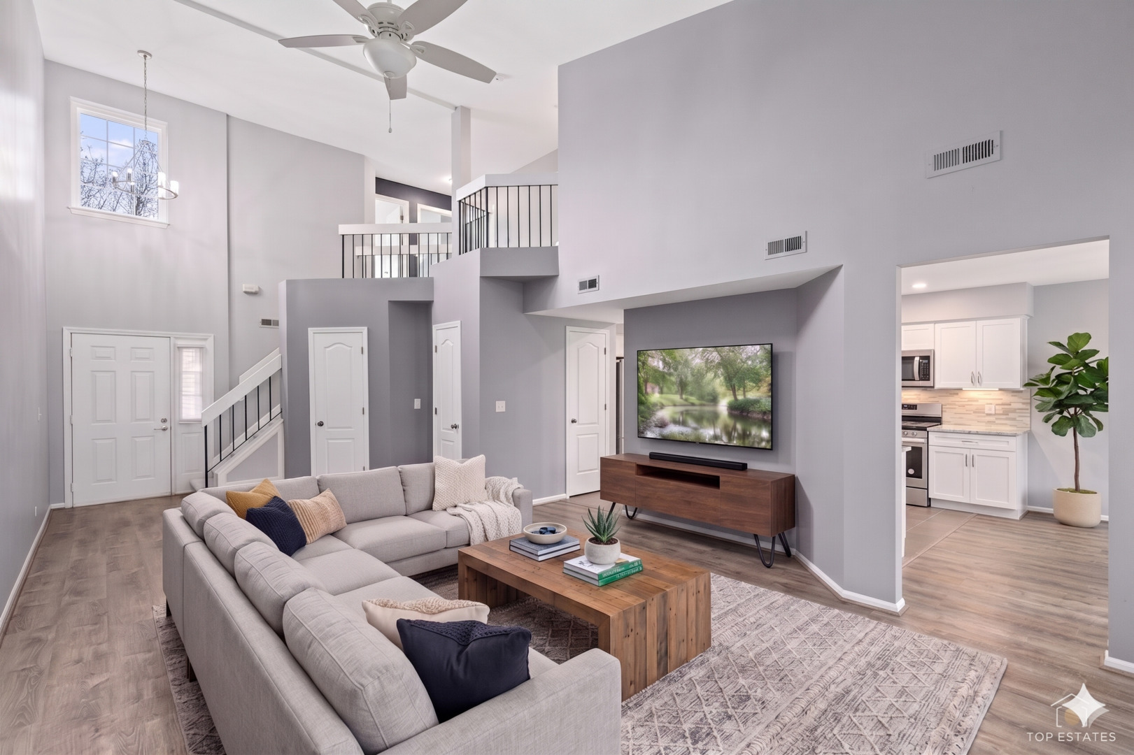 1606 W ORCHARD Place 1606