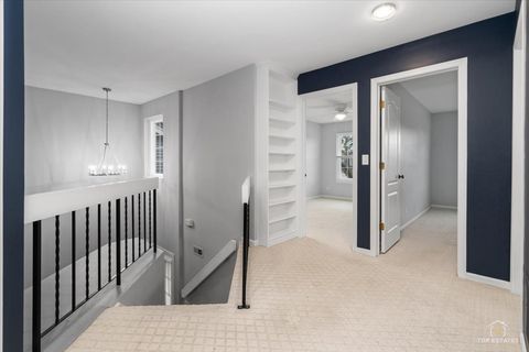 Tiny photo for 1606 W ORCHARD Place #1606, Arlington Heights, IL 60005 (MLS # 12617480)