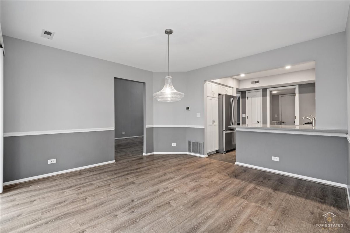 1606 W ORCHARD Place 1606