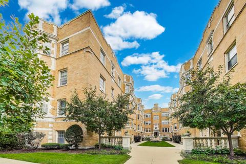 Tiny photo for 243 Washington Boulevard #3A, Oak Park, IL 60302 (MLS # 12511974)