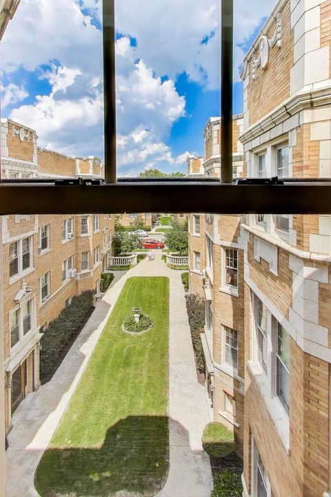 Tiny photo for 243 Washington Boulevard #3A, Oak Park, IL 60302 (MLS # 12511974)