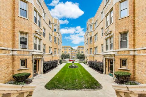 Tiny photo for 243 Washington Boulevard #3A, Oak Park, IL 60302 (MLS # 12511974)