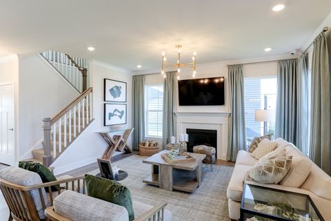 Tiny photo for 4 Hawthorn Ridge Drive, Hawthorn Woods, IL 60047 (MLS # 12453562)