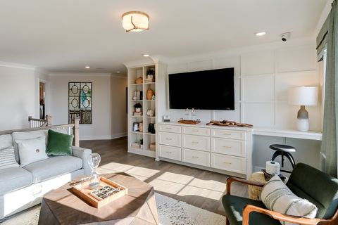 Tiny photo for 4 Hawthorn Ridge Drive, Hawthorn Woods, IL 60047 (MLS # 12453562)