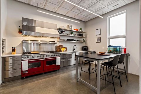 Tiny photo for 2100 W Eastwood Avenue, Chicago, IL 60625 (MLS # 12582648)
