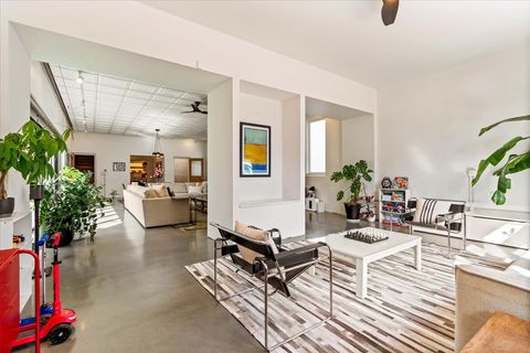 Tiny photo for 2100 W Eastwood Avenue, Chicago, IL 60625 (MLS # 12582648)