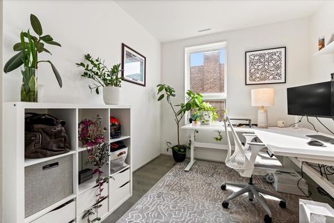 Tiny photo for 2100 W Eastwood Avenue, Chicago, IL 60625 (MLS # 12582648)