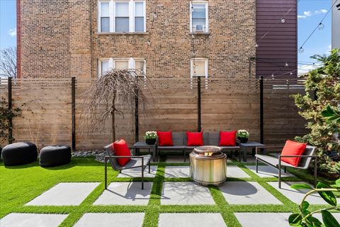 Tiny photo for 2100 W Eastwood Avenue, Chicago, IL 60625 (MLS # 12582648)
