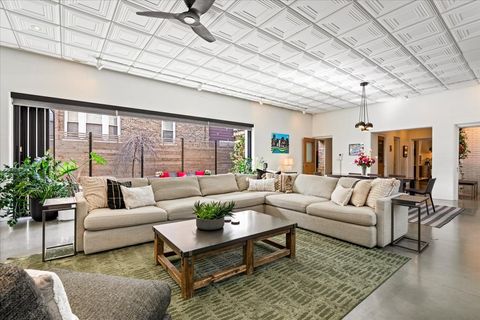 Tiny photo for 2100 W Eastwood Avenue, Chicago, IL 60625 (MLS # 12582648)