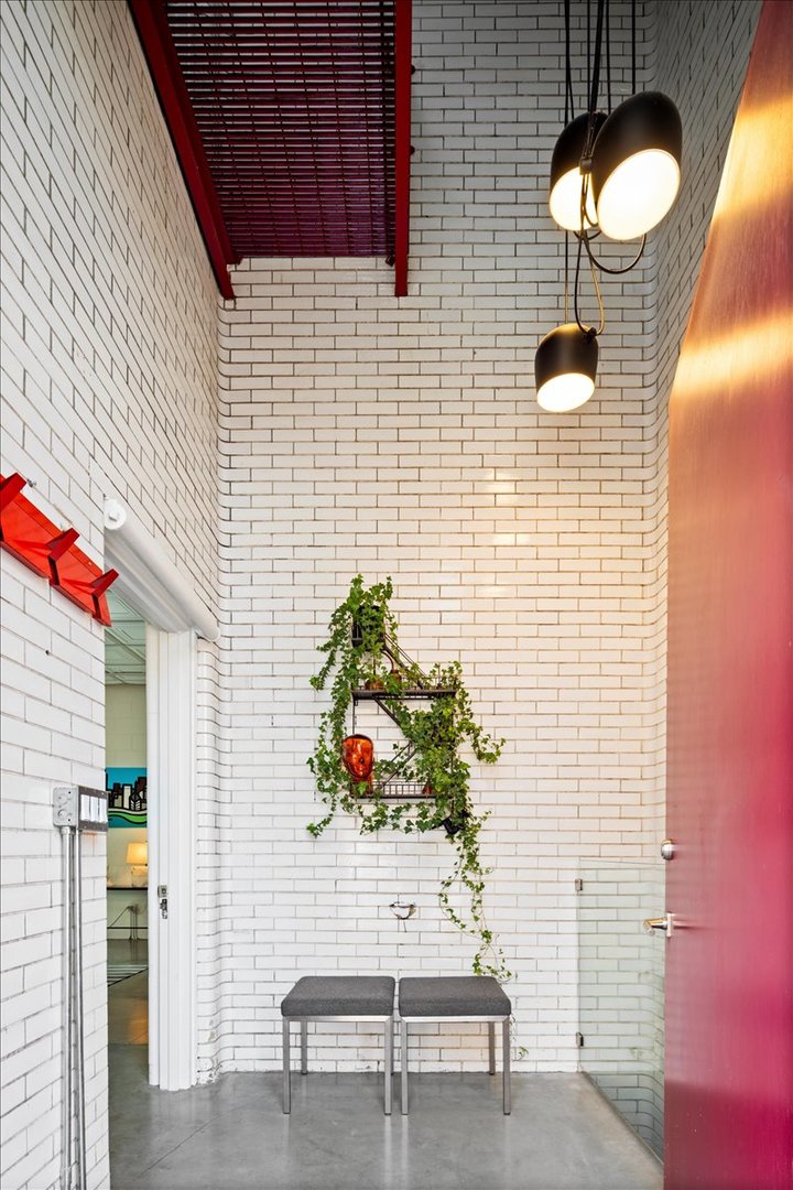 2100 W Eastwood Avenue