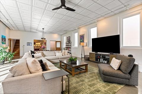 Tiny photo for 2100 W Eastwood Avenue, Chicago, IL 60625 (MLS # 12582648)