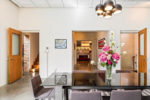 Tiny photo for 2100 W Eastwood Avenue, Chicago, IL 60625 (MLS # 12582648)