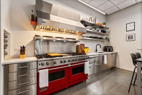 Tiny photo for 2100 W Eastwood Avenue, Chicago, IL 60625 (MLS # 12582648)