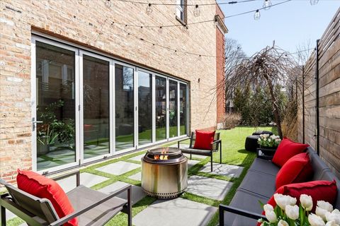 Tiny photo for 2100 W Eastwood Avenue, Chicago, IL 60625 (MLS # 12582648)