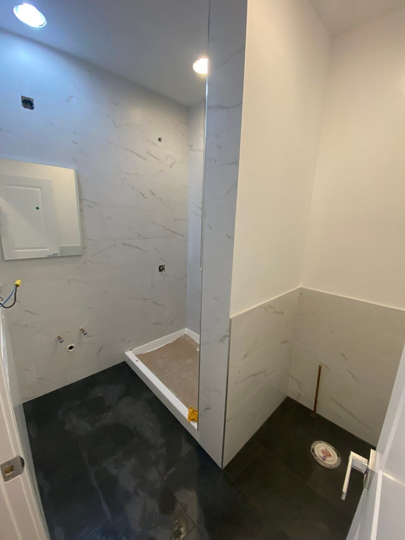 10 W CHESTNUT Street 4