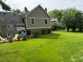 Tiny photo for 206 Ashland Court, Vernon Hills, IL 60061 (MLS # 12615054)