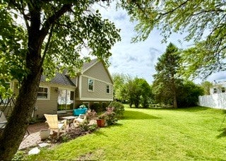 Tiny photo for 206 Ashland Court, Vernon Hills, IL 60061 (MLS # 12615054)