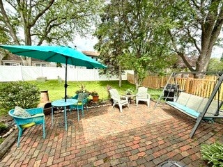 Tiny photo for 206 Ashland Court, Vernon Hills, IL 60061 (MLS # 12615054)
