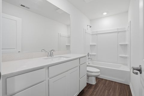 Tiny photo for 319 Settlers Place, West Dundee, IL 60118 (MLS # 12610982)