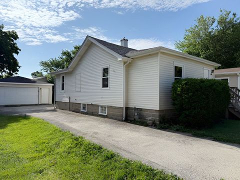 Tiny photo for 1023 N Elmwood Avenue, Waukegan, IL 60085 (MLS # 12412052)
