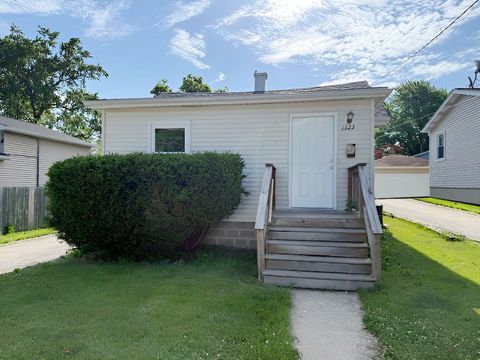 Tiny photo for 1023 N Elmwood Avenue, Waukegan, IL 60085 (MLS # 12412052)