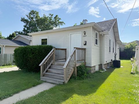 Photo of 1023 N Elmwood Avenue, Waukegan, IL 60085 (MLS # 12412052)