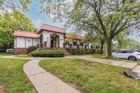Tiny photo for 475 Plum Creek Drive #304, Wheeling, IL 60090 (MLS # 12765107)
