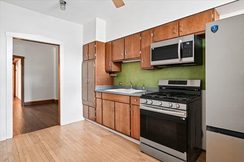 Tiny photo for 1631 W Fargo Avenue #2W, Chicago, IL 60626 (MLS # 12775933)