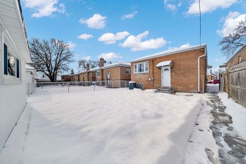 Tiny photo for 7725 S Albany Avenue, Chicago, IL 60652 (MLS # 12531210)