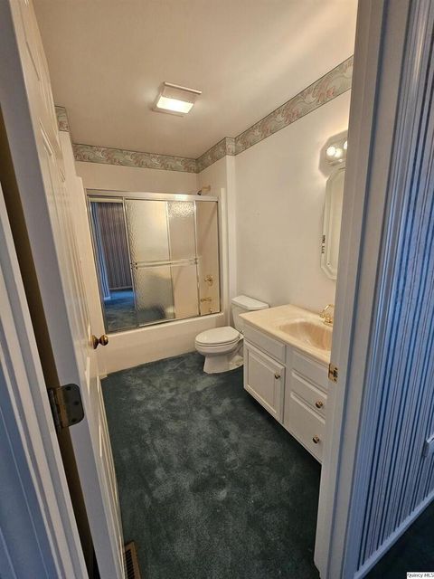 Tiny photo for 128 Knollwood, Quincy, IL 62301 (MLS # 12617996)