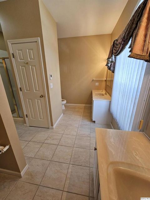 Tiny photo for 128 Knollwood, Quincy, IL 62301 (MLS # 12617996)