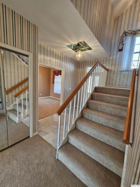 Tiny photo for 128 Knollwood, Quincy, IL 62301 (MLS # 12617996)